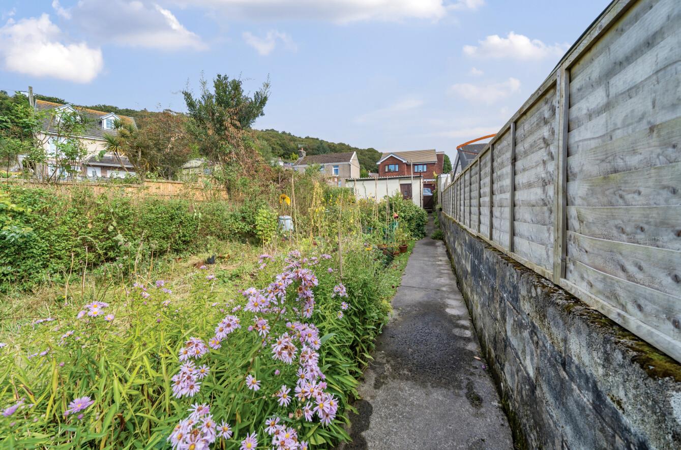 Bassett Terrace, Llanelli, SA15 4DY